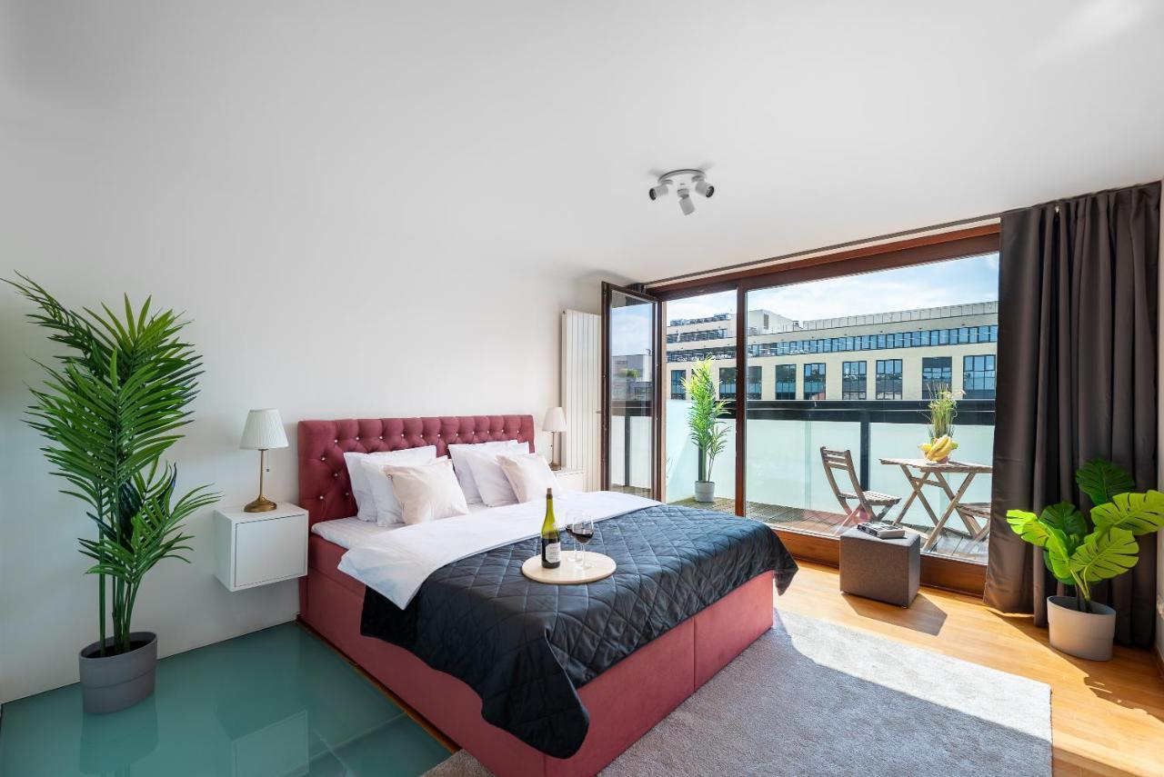Apartment With 4 Bedrooms Прага Экстерьер фото